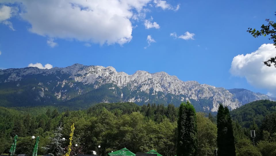 O zi cât o poveste: De-a lungul Crestei Pietrei Craiului